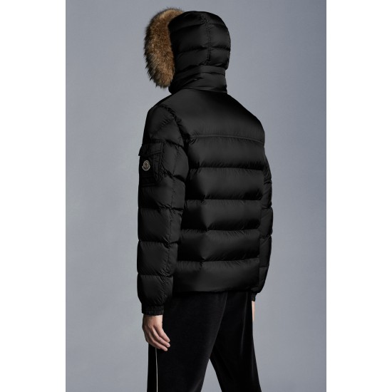 2022 Moncler Marque Kort Dunjacka Herr Fur Hooded Puffer Dunrock Vinterjacka Svart